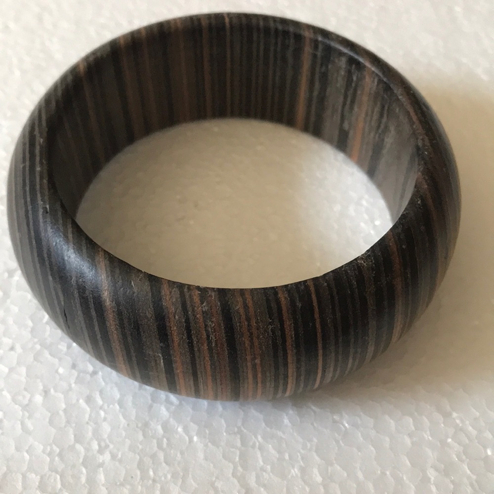 Wood bangle - Picture 2 of 5
